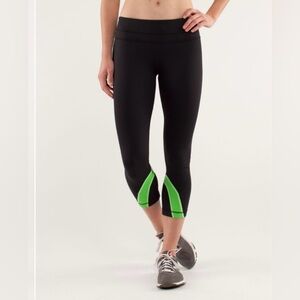 Lululemon Run: Inspire Crop II Black / Frond Size 8